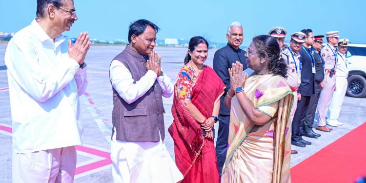 ଫେରିଲେ ରାଷ୍ଟ୍ରପତି