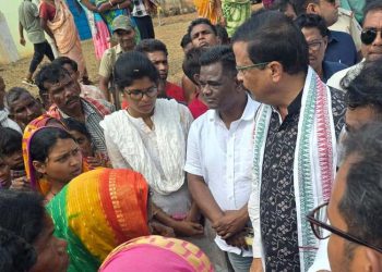 ରାଜସ୍ୱ ମନ୍ତ୍ରୀଙ୍କ ମୟୂରଭଞ୍ଜର କ୍ଷତିଗସ୍ତ ଅଞ୍ଚଳ ପରିଦର୍ଶନ